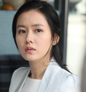 简单时尚的韩式马尾_飓风资讯